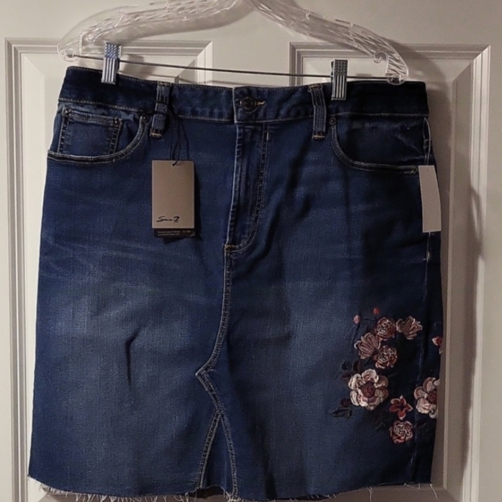 Seven 7 knee length denim skirt size 14 New With Tags